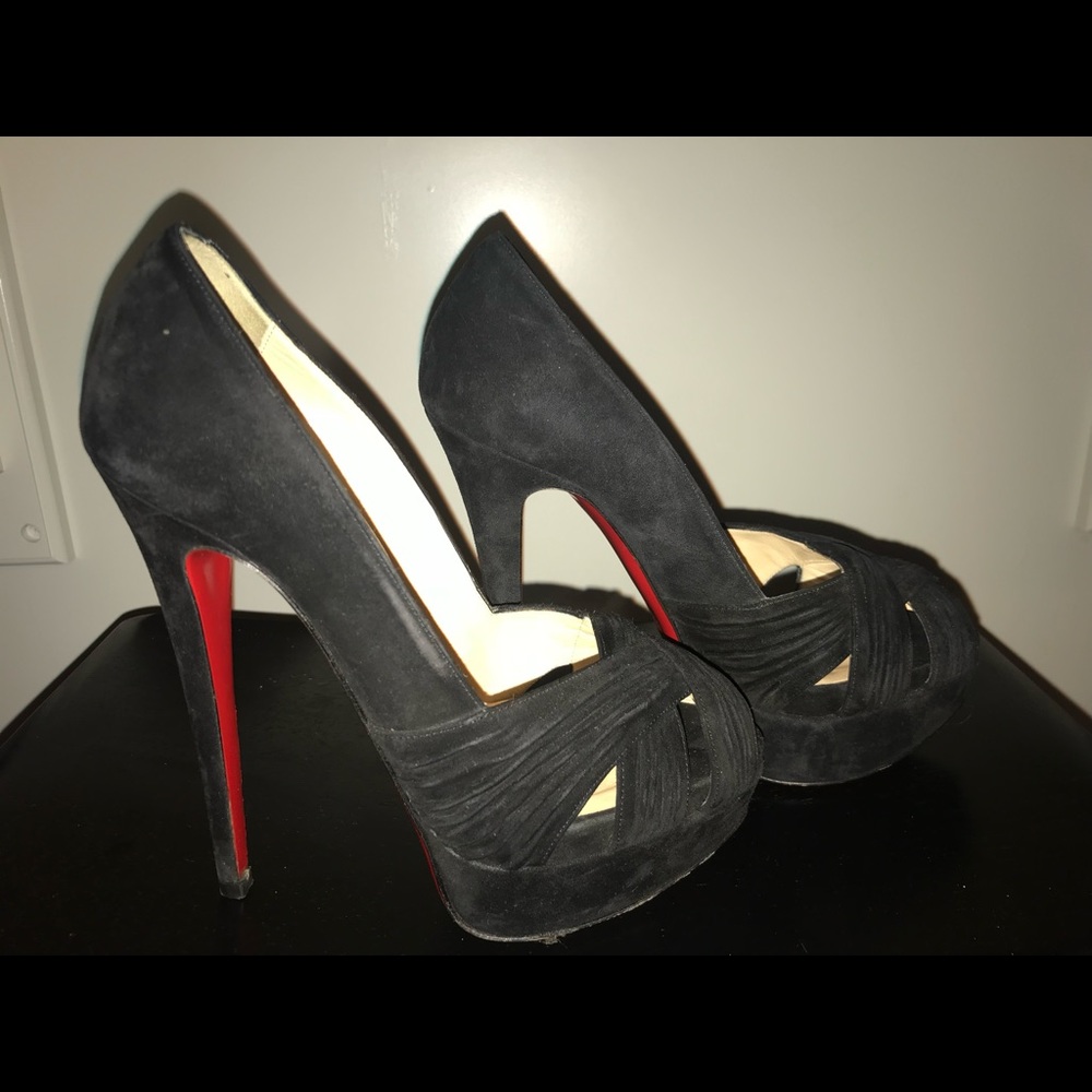 Christian louboutin- black suede velour twist pump